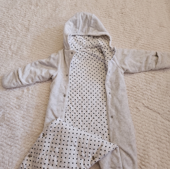 Hnm footed suit 4-6M - Picture 3 of 5